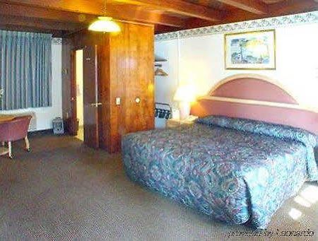 Cloverdale Oaks Inn Pokoj fotografie